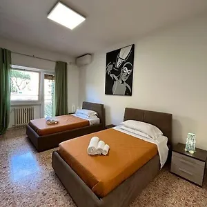Prella House 50 Mt Da Metro B Jonio Appartamento